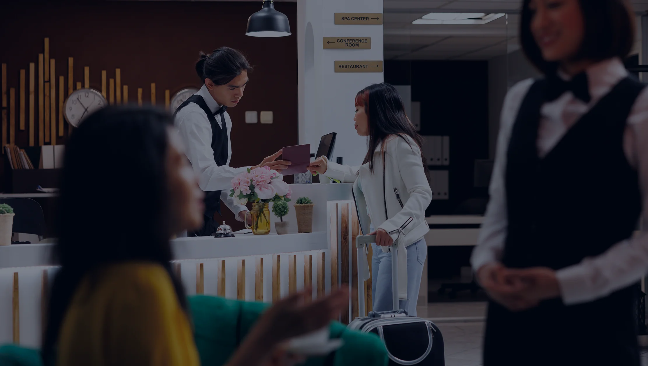Travel & Hospitality Competitive Benchmarking Travel & Hospitality Competitive Benchmarking